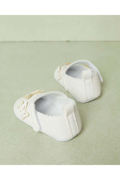 REDTAG Baby White Butterfly Embellished Pram Shoes