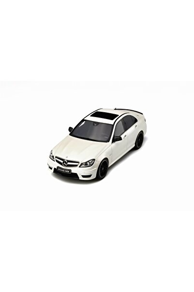 Gtspirit Mercedes-Benz C63 AMG 1:18 model (GT Spirit)