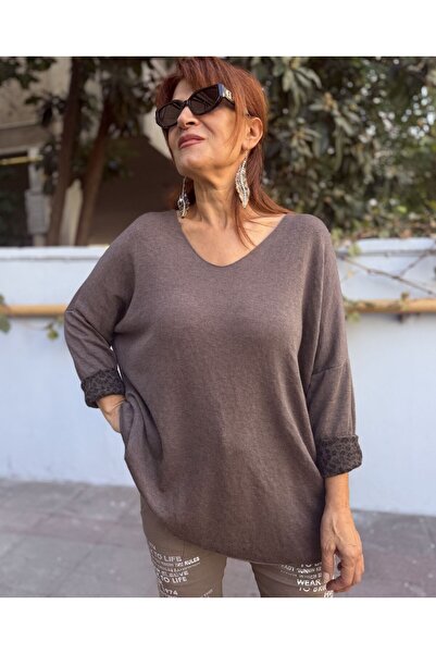 DenizEge Italian Knitwear V-Neck Leopard Pattern Inside Brown