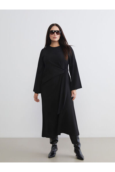 LC Waikiki Μαύρο φόρεμα με λαιμόκοψη με κορδόνια σε μεγάλο μέγεθος