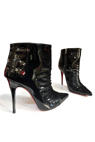 HAYYSHOES SİYAH RUGAN YÜKSEK TOPUKLU FERMUARLI KADIN BOT BOTTİE