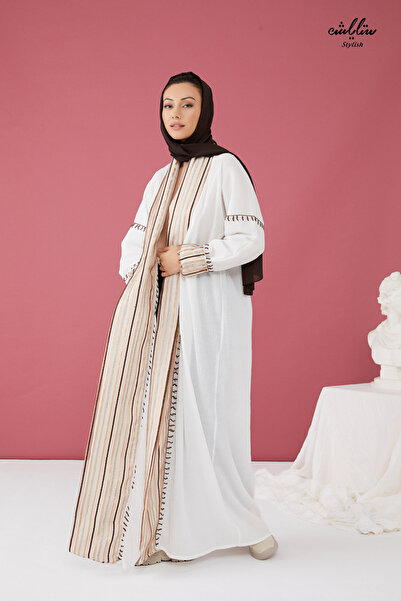 Stylish Kuwaiti wrap abaya in color