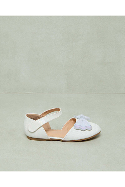 REDTAG صندل أبيض مزخرف للبنات