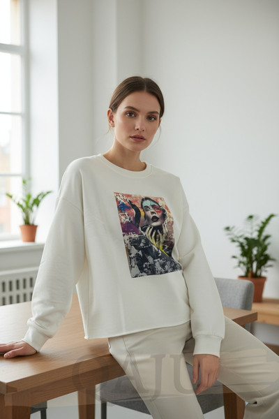 Qaju Women's Oversized Artistic Printed Sweatshirt – Ecru