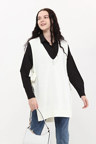 Kırçiçek Women's Hair Braid Detailed Soft Textured Slit Belted Sweater