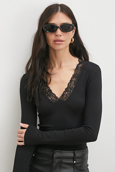 Never more Μπλούζα με δαντέλα στο λαιμό Μαύρη