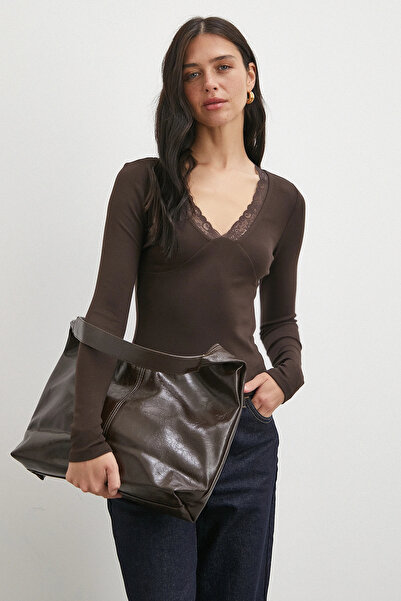 Never more Μπλούζα με δαντέλα στο λαιμό καφέ