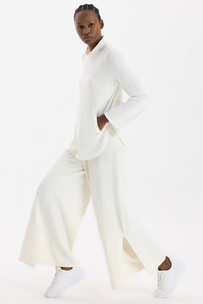 COMEUP Stitch-Free Slit Trousers Off-White