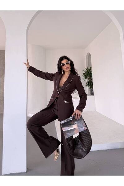 Bella Breeze Kadın Yakası Taş Biyeli Takım Elbise