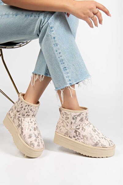 OLA Kadın Bej Kamuflaj Doku Desenli Mini Süet Yüksek Kalın Taban Kışlık Bot
