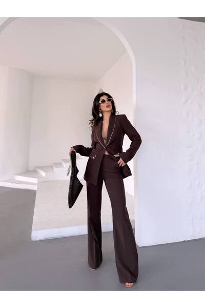 Bella Breeze Kadın Yakası Taş Biyeli Takım Elbise