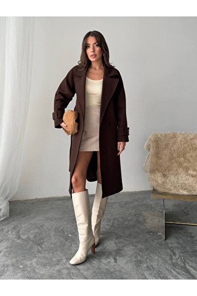 Swass decolteu petrecut în V Palton cu detaliu brodat cu pene