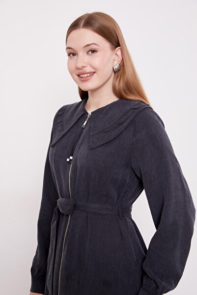 Levidor Black Wide Collar Zippered Cupra Cap