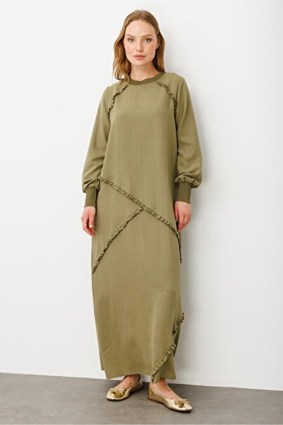 Micca Yumuşak Dokusu ve Zarif Detaylarıyla İpekçe Doku Ribanalı Özel Elbise-Haki