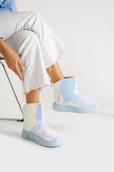 LÜKSERA Şık Görüntülü Beyaz Bot Holigramlı İç Detayı Kumaş Dışı Parlak Bağcıksız