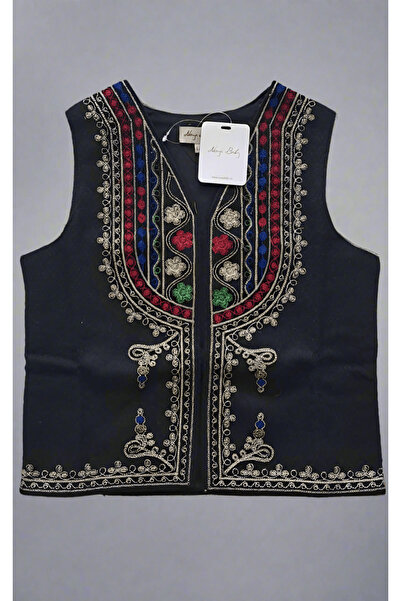 KidsMagazin Vest with traditional motifs