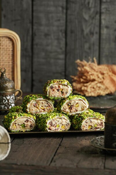 istinye turkish sweets راحة الحلقوم التركية بكريمة الفستق الخاصة