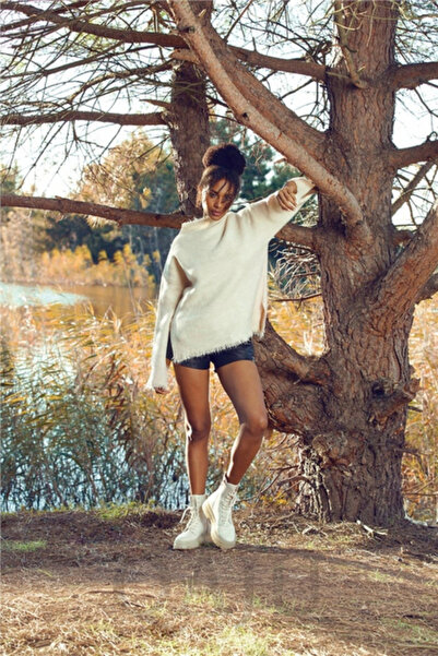 Qaju Women's Beige Tasseled Oversized Knitwear Sweater