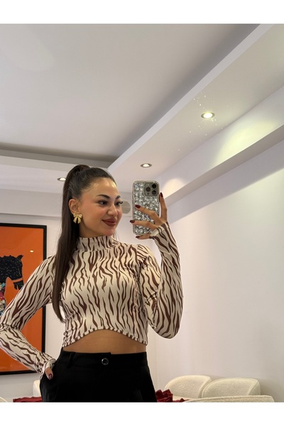 Gamze Ege Fashion Coffee Crop Blouse