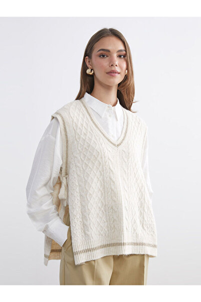 LC Waikiki سترة نسائية من LCW ModestEkru ذات ياقة على شكل حرف V ذات نمط ذاتي الصنع