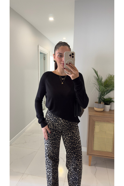 BİRCANÇİL Dlvin Ola Pulover negru cu guler rotund basic din tricot subțire