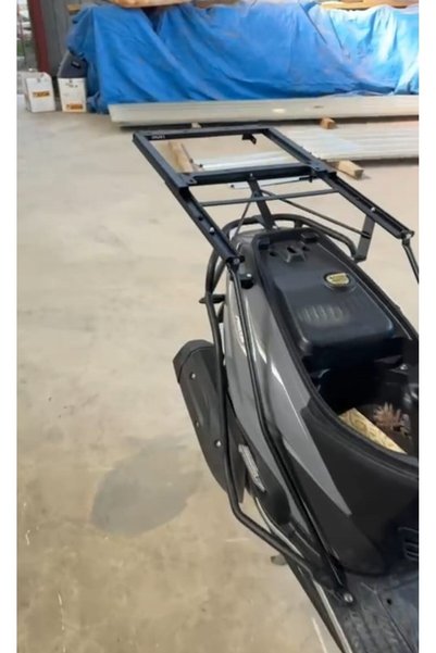 NAZİLLİ AVM RKS VRS 125 KIZAKLI KURYE PAKET ÇANTA DEMİRİ