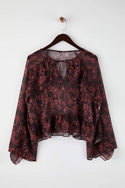 Trendyol Curve Μπλούζα με μοτίβο ζώων μπορντό με βολάν από υφαντό σιφόν μεγάλου μεγέθους TBBAW26AF00073