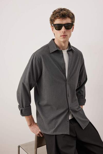 Trendyol Collection Ανδρικό πουκάμισο μπουφάν από πολυβισκόνη ανθρακί κανονικής εφαρμογής TMNAW26GO00007