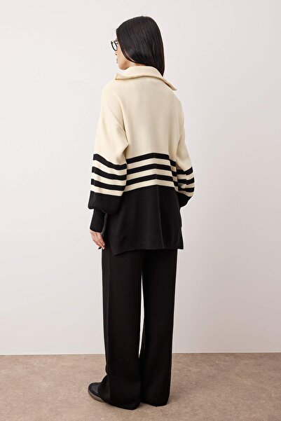 Trendyol Modest Μαύρο ριγέ πλεκτό με φερμουάρ - Σετ επάνω και κάτω TCTAW26US00066