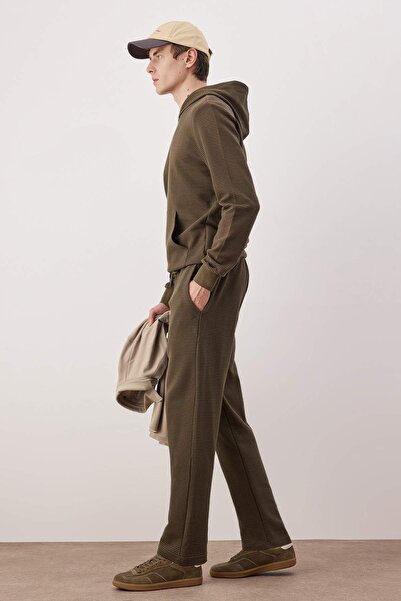 Trendyol Collection Khaki Regular/Normal Cut Textured Pipe Leg Sweatpants Tmnaw26Ea00017
