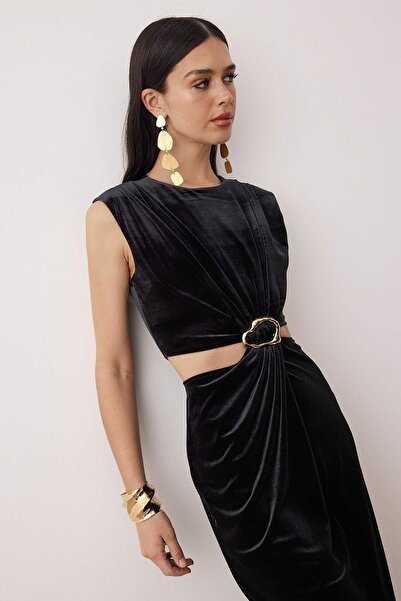 Trendyol Collection Rochie maxi neagră din catifea tricotată cu detalii accesorii, fără căptușeală TPRAW26EL00092