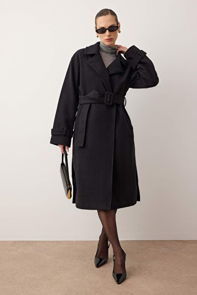 Trendyol Collection Černý oversize široký kabát s dlouhým vlněným střihem TWOAW22KB0015