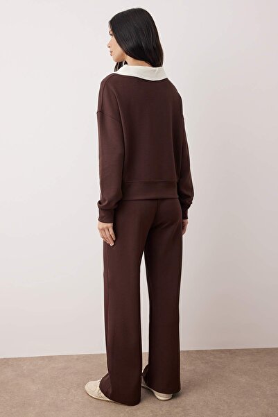 Trendyol Collection Καφέ Polo Neck αντίθεση χρωμάτων Υφαντό συνδυασμός υφασμάτων Πλεκτό Κάτω - Επάνω Σετ TWOAW26AU00129