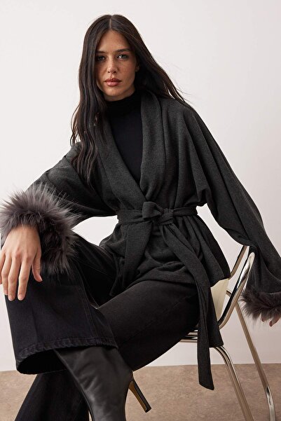 Trendyol Collection Anthracite Fur Detailed Oversize/Wide Fit Thessaloniki Stretchy Knitted Jacket Twoaw26Ce00080