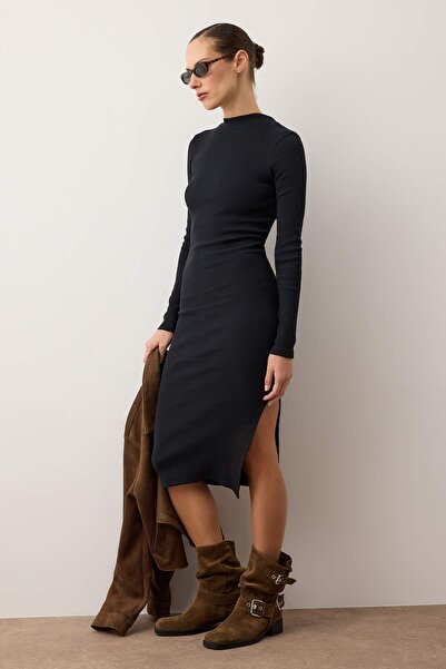 Trendyol Collection Crew Neck Slit Μαύρο Midi Φόρεμα - Ριμπ και ελαστικό, TWOAW21EL0135