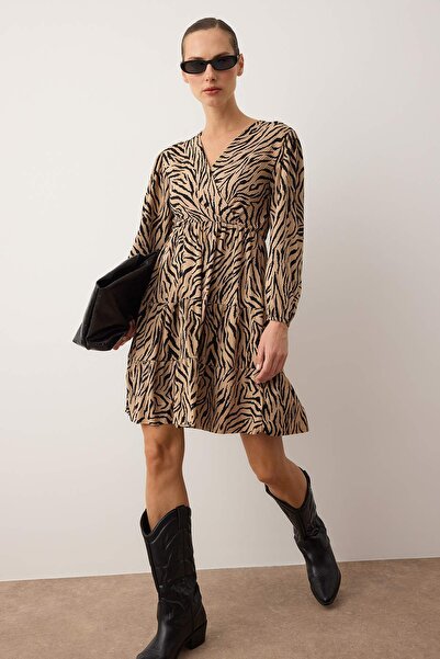 Trendyol Collection Кафява мини разтеглива плетена рокля със скейтър/двуредно деколте със зебра TWOAW22EL0104