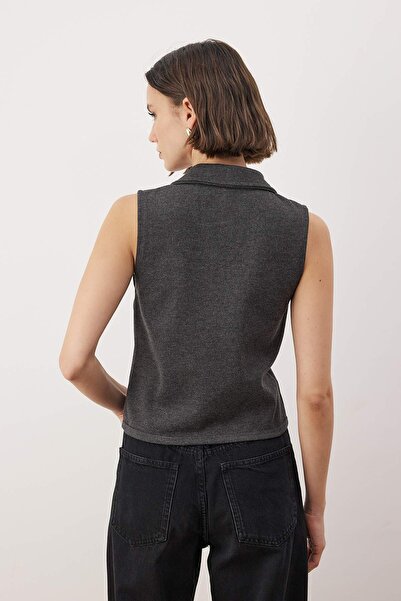 Trendyol Collection Light Anthracite Fitted / Body-Hugging Buttoned Stretch Knitted Vest Twoaw26Ye00055