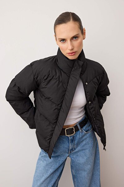 Trendyol Collection Černý Regular Fit Vodoodpudivý nafukovací kabát TWOAW24MO00048