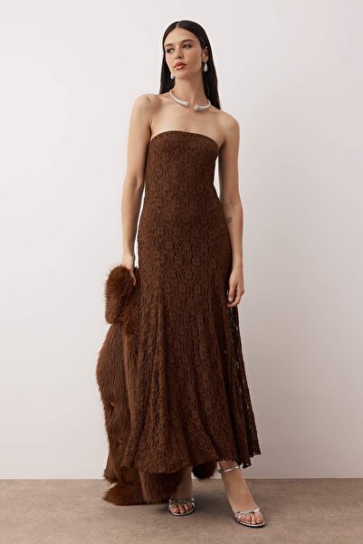 Trendyol Collection Καφέ ίσιο φόρεμα με δαντέλα χωρίς στράπλες με επένδυση TPRAW26EL00096