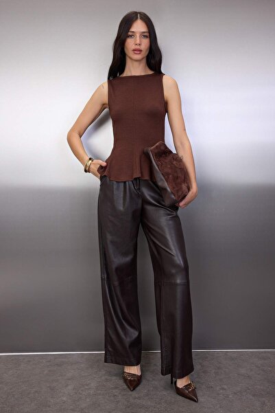 Trendyol Collection Καφέ πλεκτή μπλούζα με χοντρή υφή, με λαιμόκοψη και μανίκια Peplum Zero Sleeve TWOAW26BZ00170