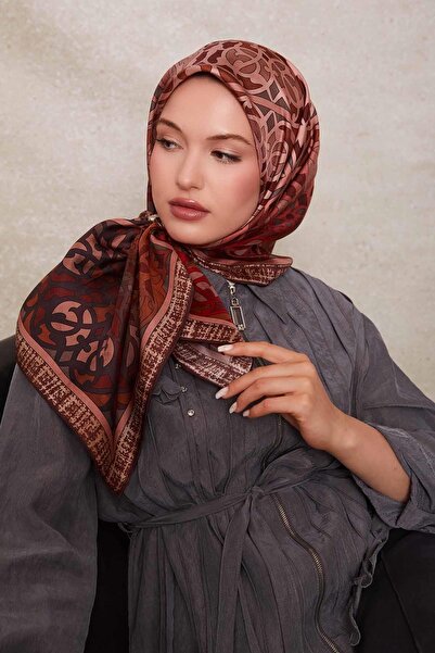 Levidor وشاح حريري بنمط فيكتور بني اللون