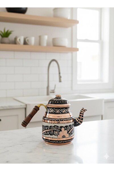 Sözenler إبريق شاي نحاسي باللون الأسود
