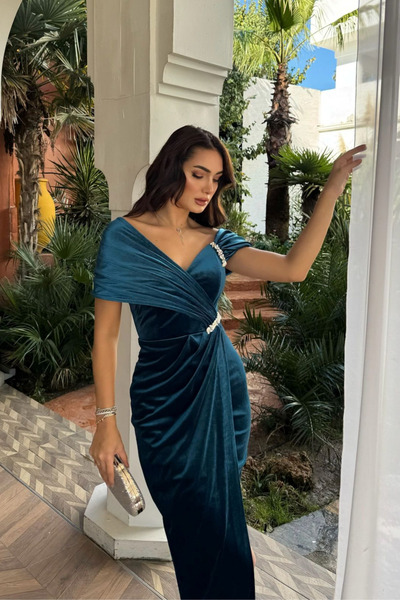 Sindimoda Felicia Omuz Taş Detay Kayık Yaka Kadife Abiye 9361