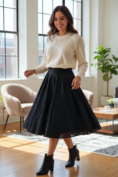 SADECE SEN DE PULLU PARLAK KUMAŞ RUGAN GÖRÜNÜMLÜ BELİ LASTİKLİ SİYAH KLOŞ ETEK