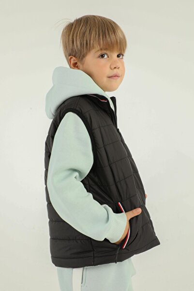 Black One Stand Collar Zipper Detailed Boy's Vest