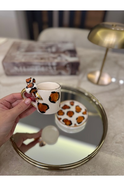 NL ATÖLYE 24 Ayar Altın Detaylı, Leopar Desenli Modern Fiyonklu, %100 El Yapımı Türk Kahvesi Fincanı