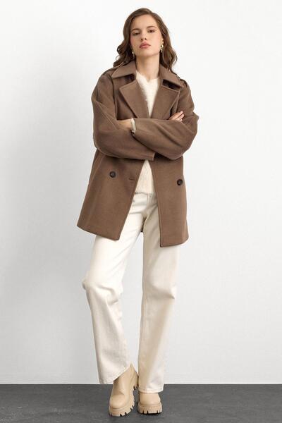 Olcay Огромно късо палто с еполети VIZON 3149