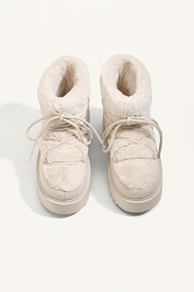 Oysho Bağcıklı süet tüylü çizme