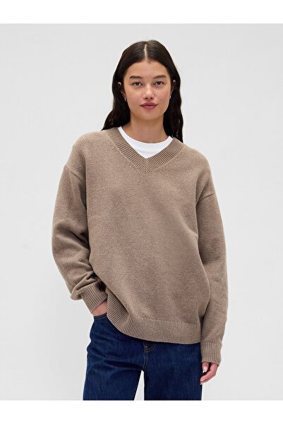 GAP Kadın Kahverengi CashSoft Oversized V-Yaka Kazak