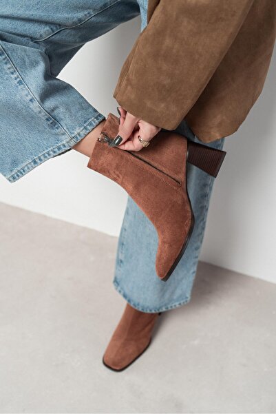 NİŞANTAŞI SHOES Γυναικείες μπότες με τακούνι Darelis Tan Suede με λεπτομέρεια με φερμουάρ και χοντρή μύτη
